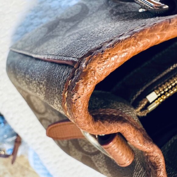 👜 Coach Savannah Small Carryall • Signature Canvas • Used• Classic Crossbody - Picture 2 of 13